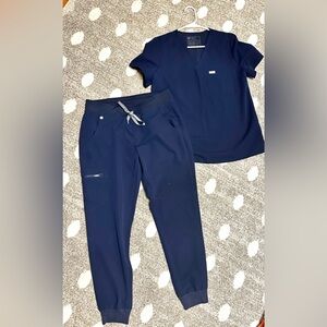 FIGS Navy Scrub set Medium top/pants